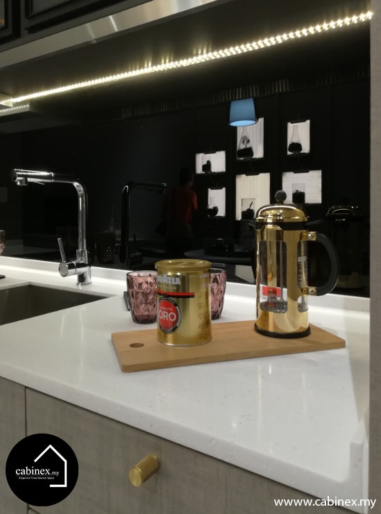 Project 17 - Team Glass Showroom (Aishah) (4)